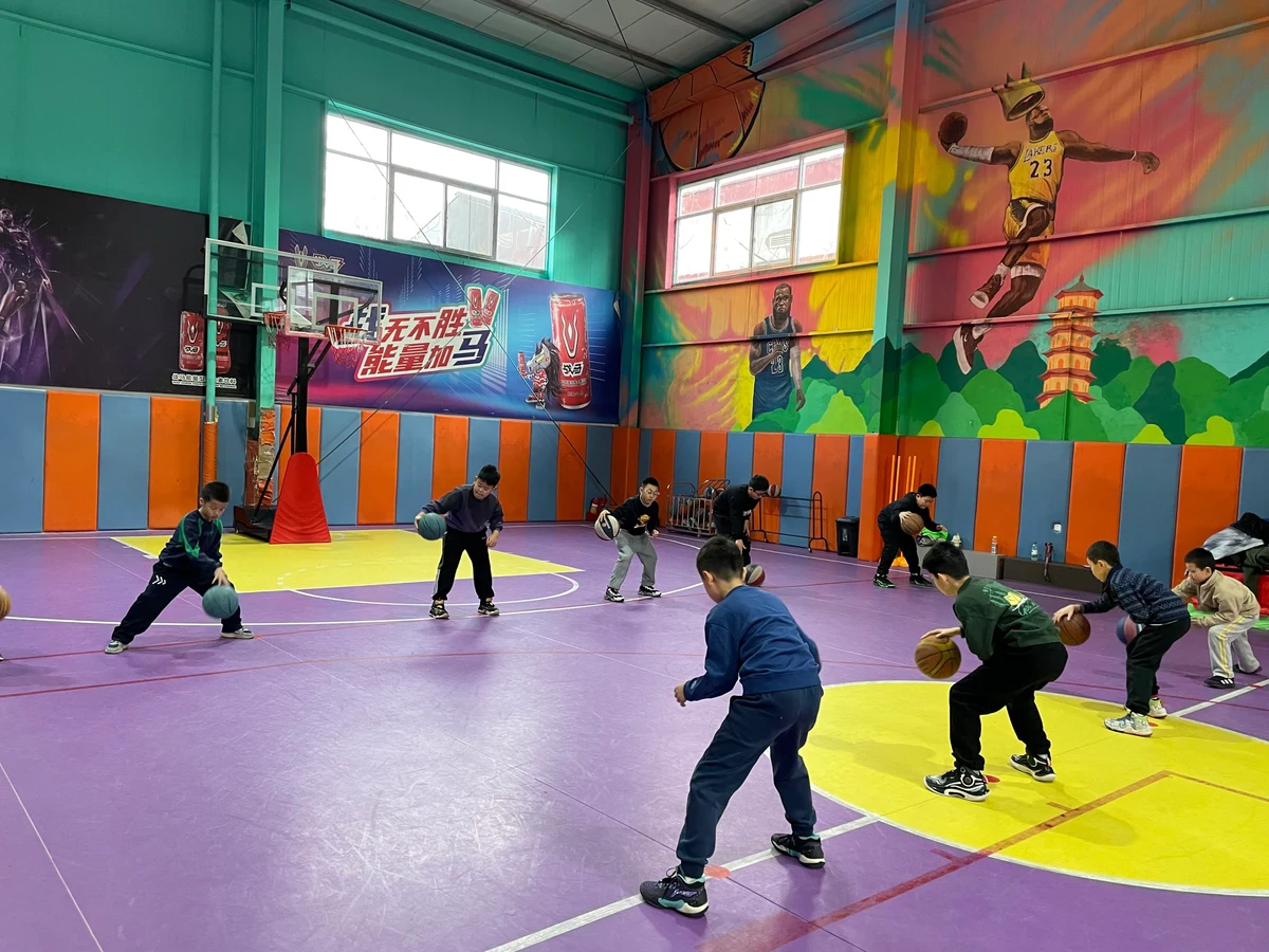 大学篮球队员如何从友谊赛中受益_2